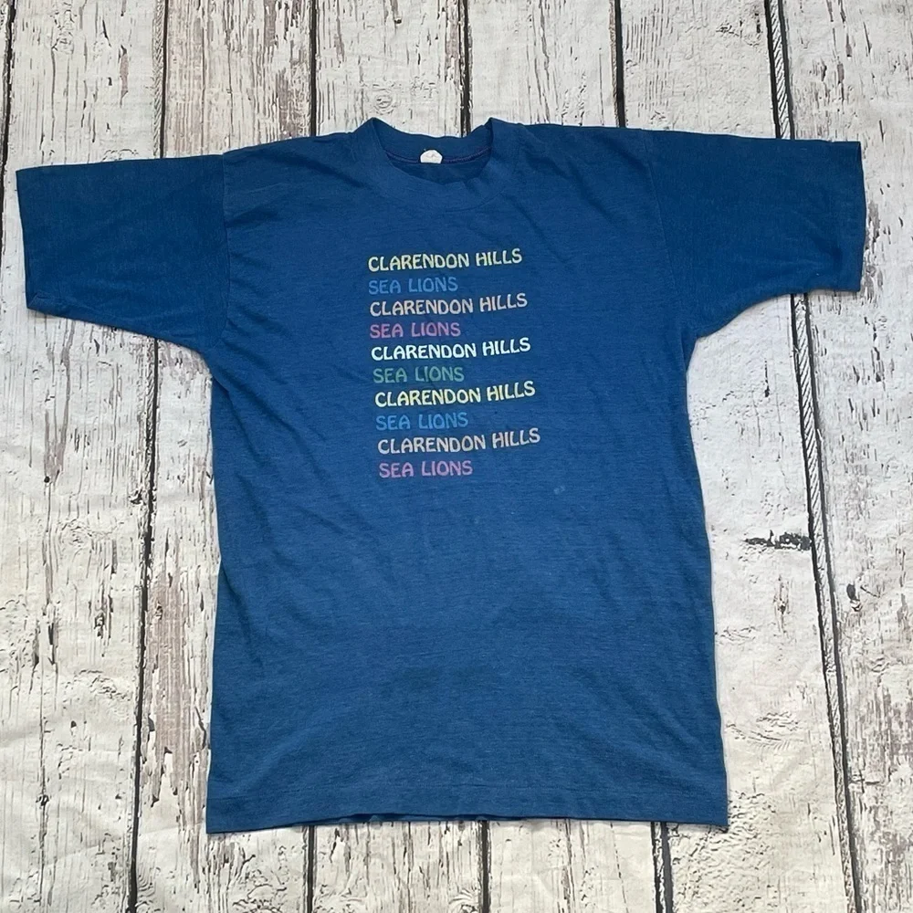 Vintage 1980s Clarendon Hills Sea Lion Blue Graphic 80s Tee Top Shirt